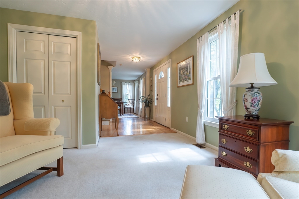 Plainville, Massachusetts 02762, United States, 4 Bedrooms Bedrooms, ,3 BathroomsBathrooms,Residential,Pending,203284