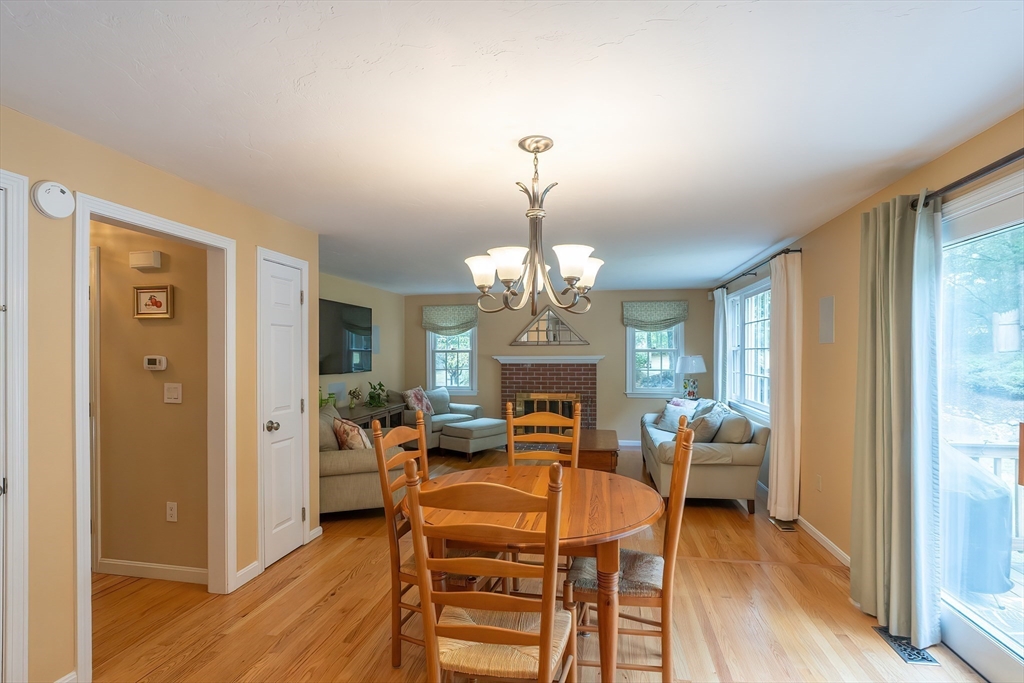 Plainville, Massachusetts 02762, United States, 4 Bedrooms Bedrooms, ,3 BathroomsBathrooms,Residential,Pending,203284