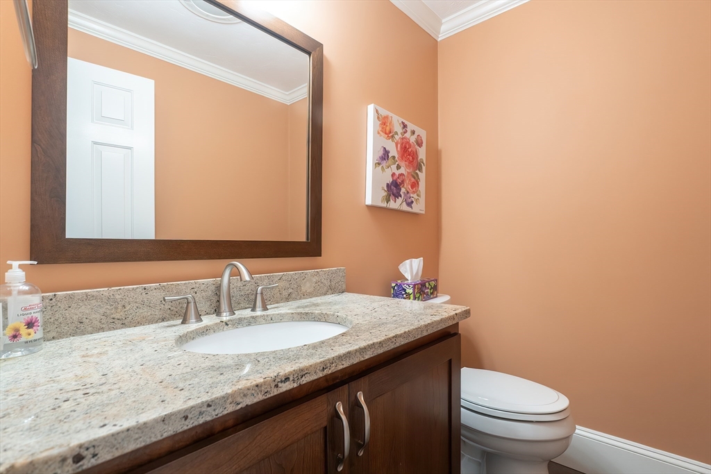 Plainville, Massachusetts 02762, United States, 4 Bedrooms Bedrooms, ,3 BathroomsBathrooms,Residential,Pending,203284