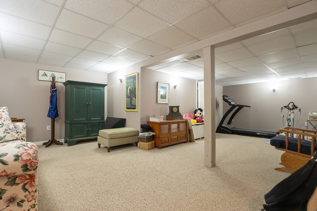 Plainville, Massachusetts 02762, United States, 4 Bedrooms Bedrooms, ,3 BathroomsBathrooms,Residential,Pending,203284