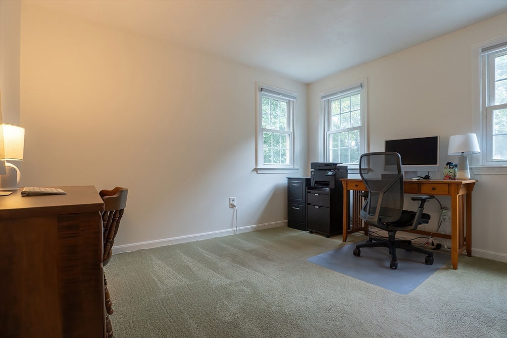 Plainville, Massachusetts 02762, United States, 4 Bedrooms Bedrooms, ,3 BathroomsBathrooms,Residential,Pending,203284