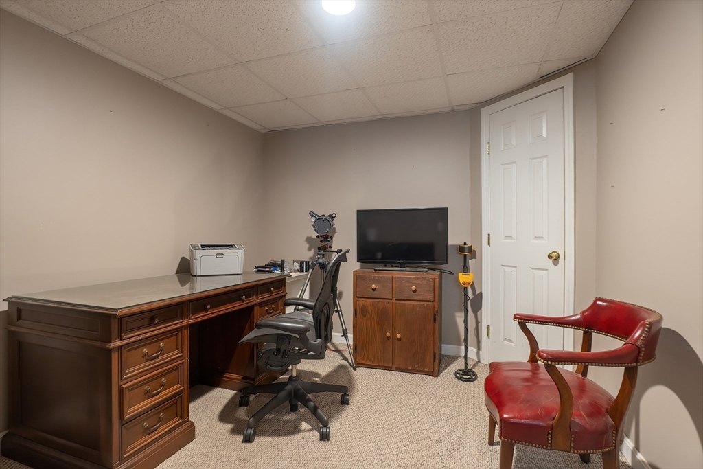 Plainville, Massachusetts 02762, United States, 4 Bedrooms Bedrooms, ,3 BathroomsBathrooms,Residential,Pending,203284