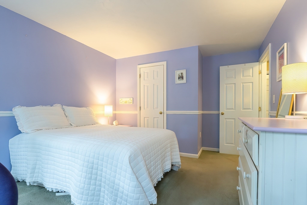 Plainville, Massachusetts 02762, United States, 4 Bedrooms Bedrooms, ,3 BathroomsBathrooms,Residential,Pending,203284