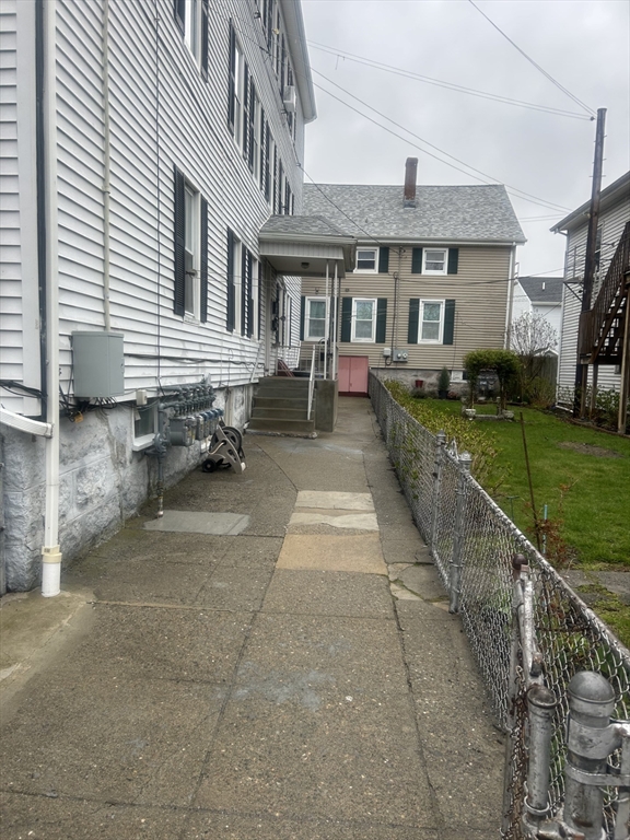 82 Wellington Street