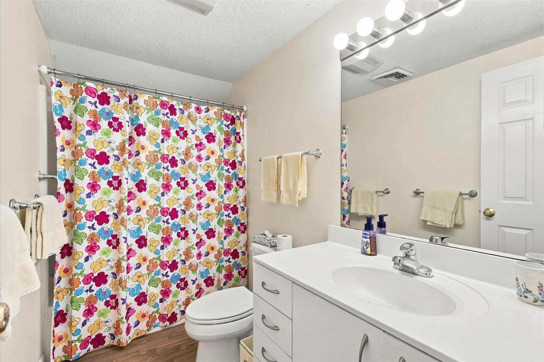 14 Woodrise Rd #14, Falmouth, MA Photo #17