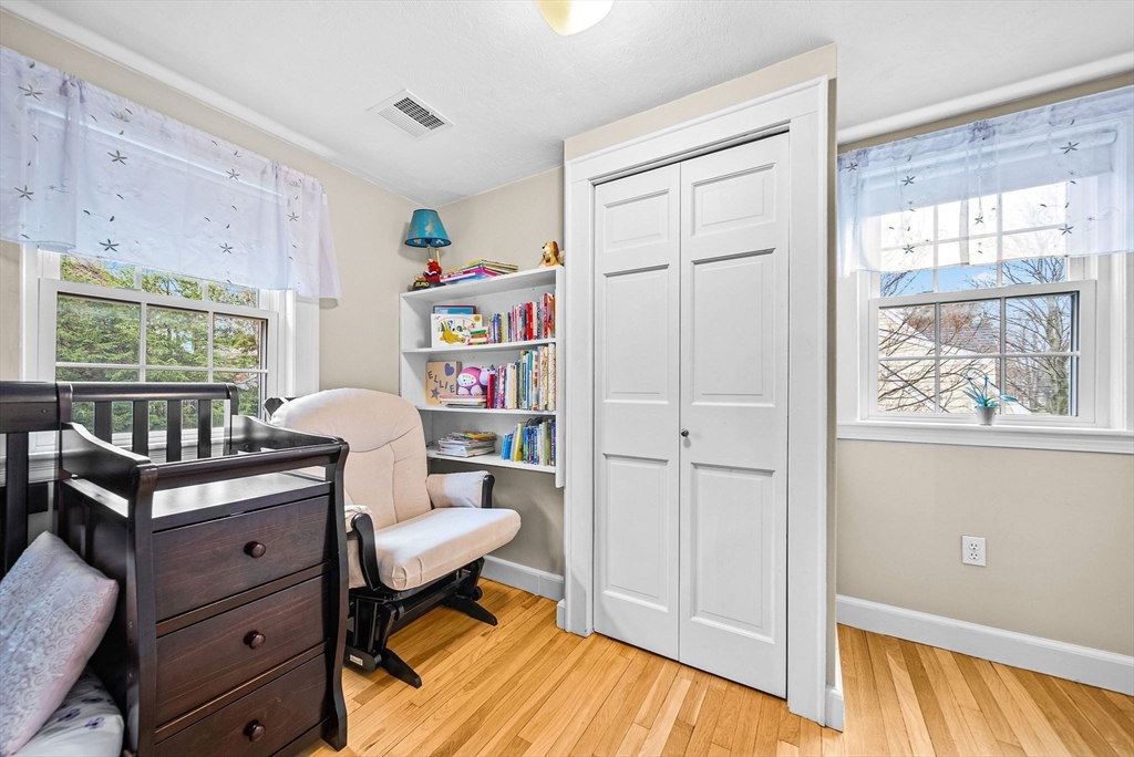 Needham, Massachusetts 02494, United States, 4 Bedrooms Bedrooms, ,3 BathroomsBathrooms,Residential,Pending,105629