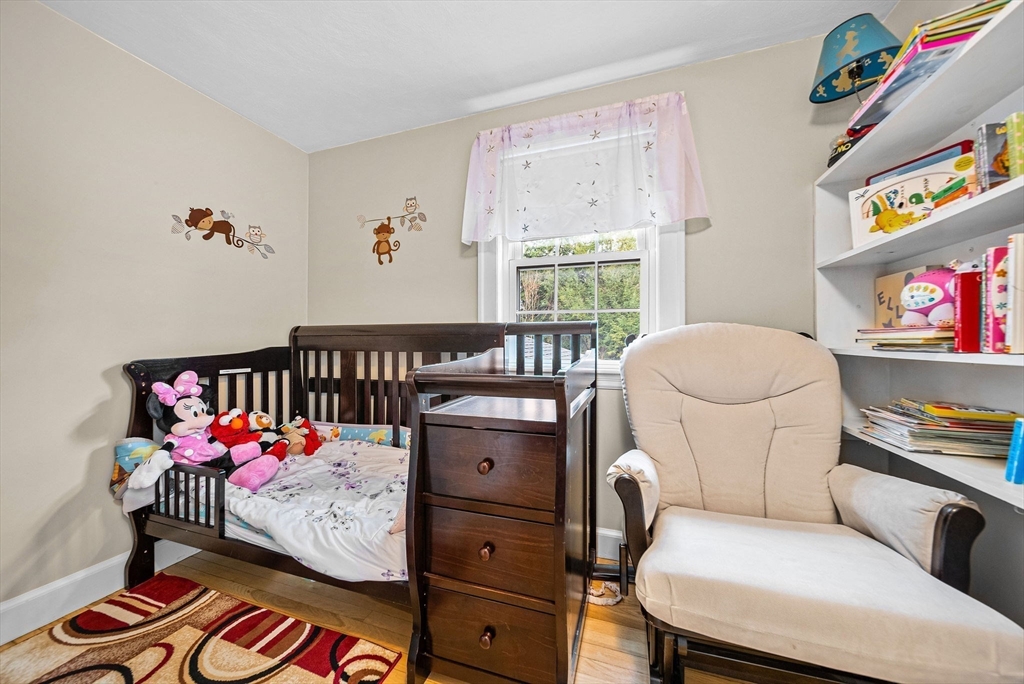 Needham, Massachusetts 02494, United States, 4 Bedrooms Bedrooms, ,3 BathroomsBathrooms,Residential,Pending,105629