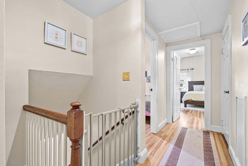 Needham, Massachusetts 02494, United States, 4 Bedrooms Bedrooms, ,3 BathroomsBathrooms,Residential,Pending,105629