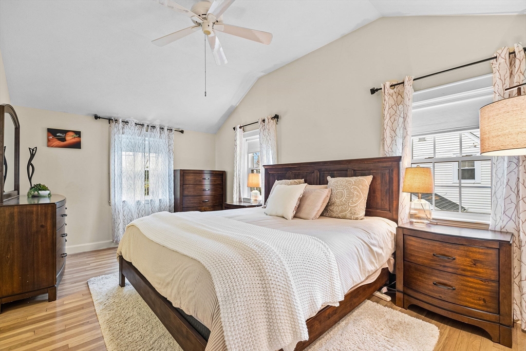 Needham, Massachusetts 02494, United States, 4 Bedrooms Bedrooms, ,3 BathroomsBathrooms,Residential,Pending,105629