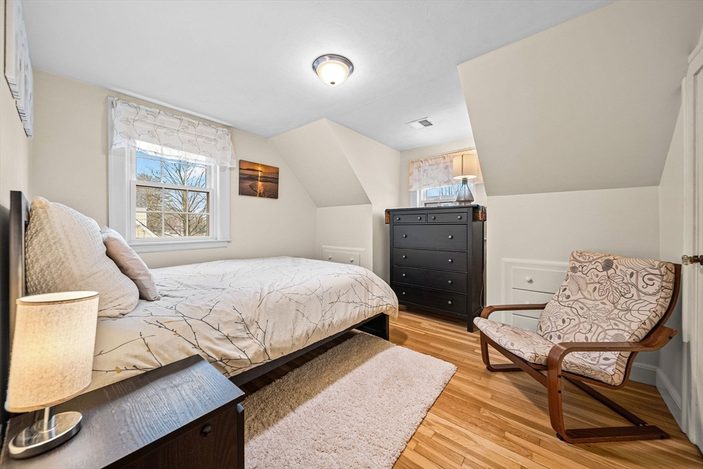 Needham, Massachusetts 02494, United States, 4 Bedrooms Bedrooms, ,3 BathroomsBathrooms,Residential,Pending,105629