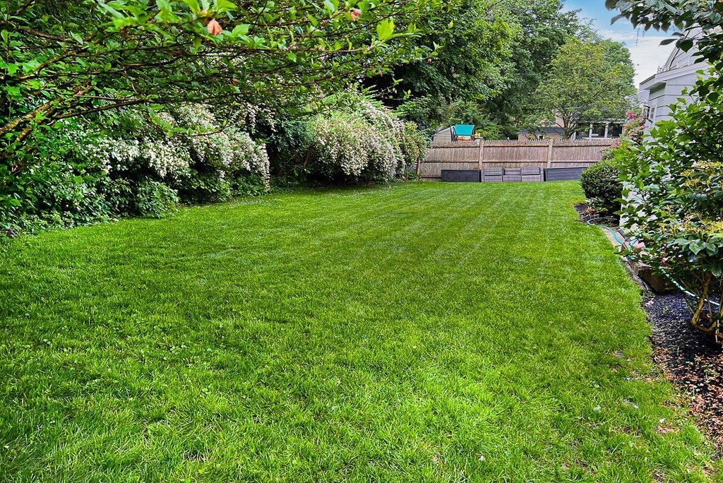 Needham, Massachusetts 02494, United States, 4 Bedrooms Bedrooms, ,3 BathroomsBathrooms,Residential,Pending,105629