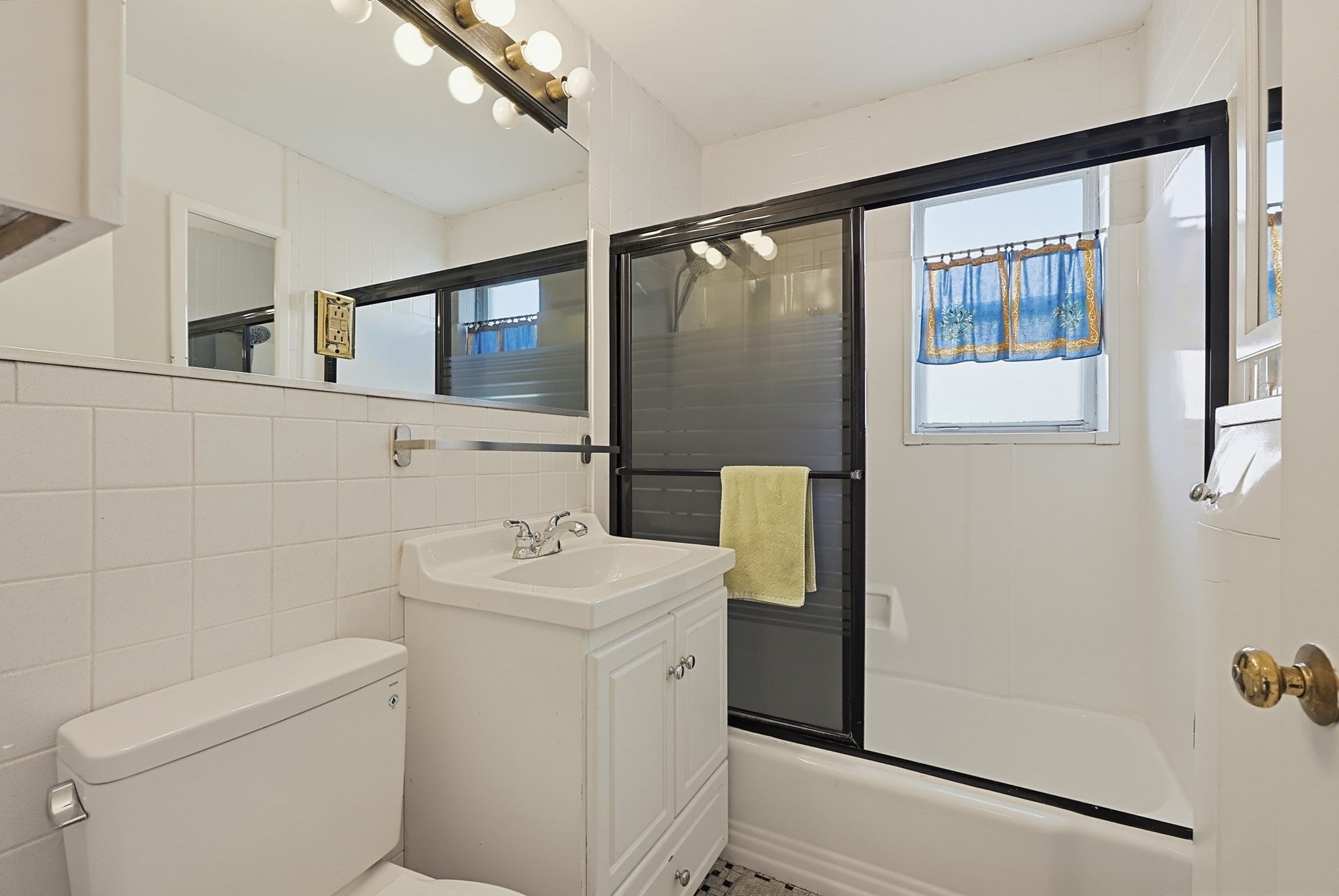22 Jacqueline Rd #D, Waltham, MA Photo #11