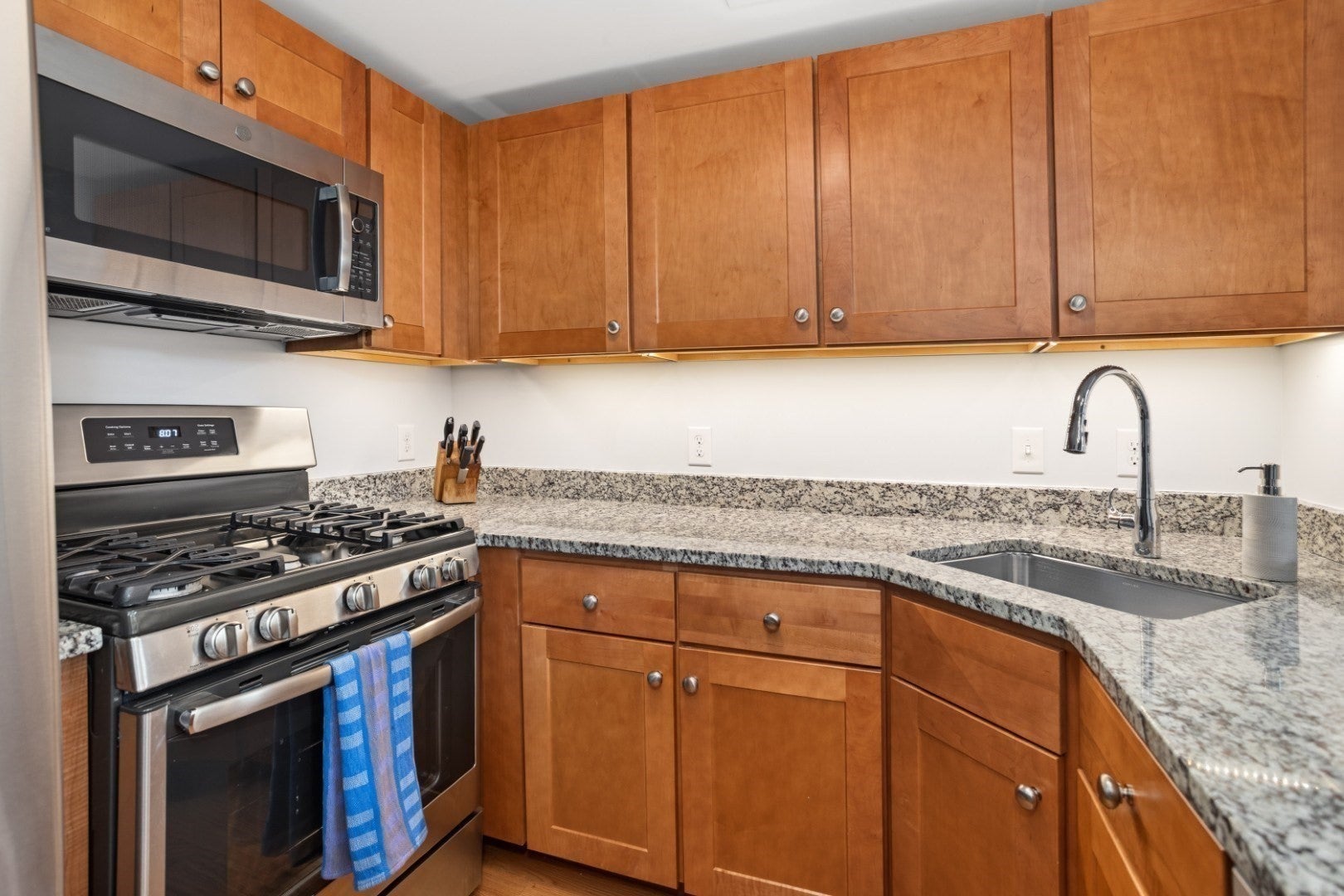52 Sanborn Street #202, Reading, MA Photo #10