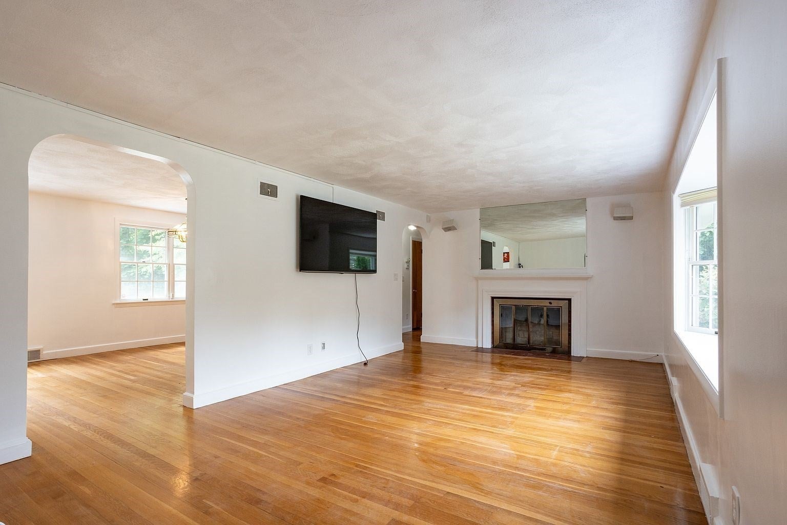 16 Westwood Rd, Lexington, MA, 16 Westwood Rd, Lexington, MA Photo #2