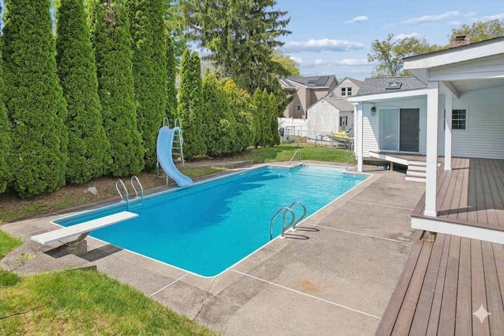 39 Bullard Ave