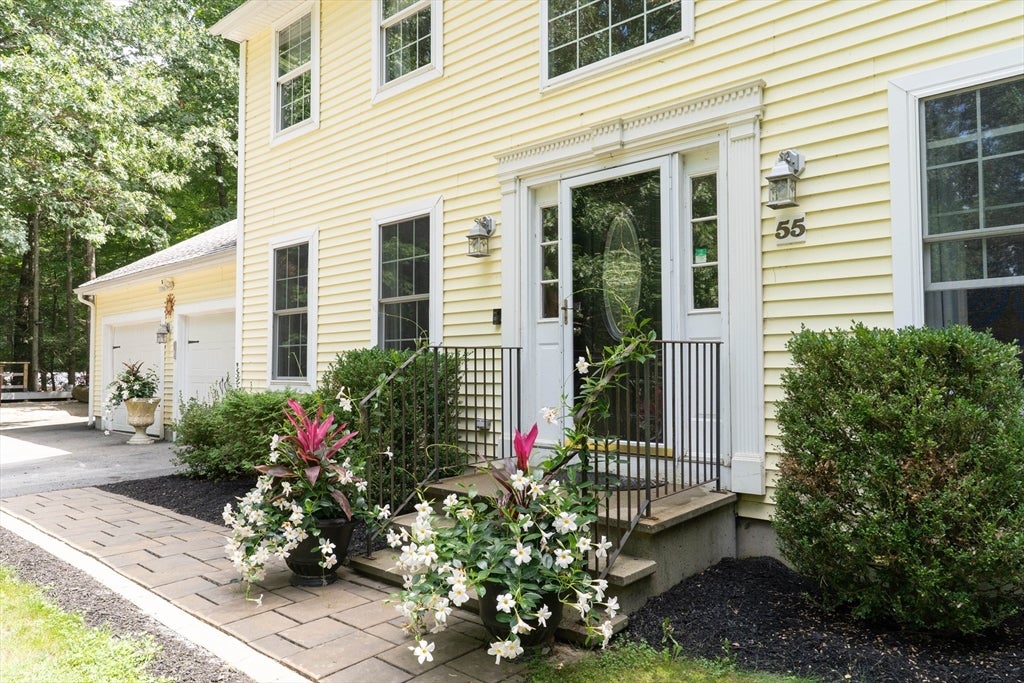 55 S Shore Dr, Sturbridge, MA, 55 S Shore Dr, Sturbridge, MA Photo #3