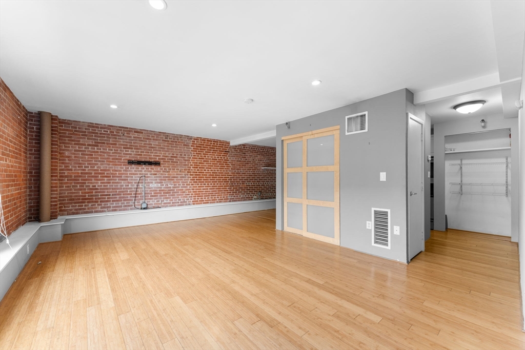 42 8th St 1301