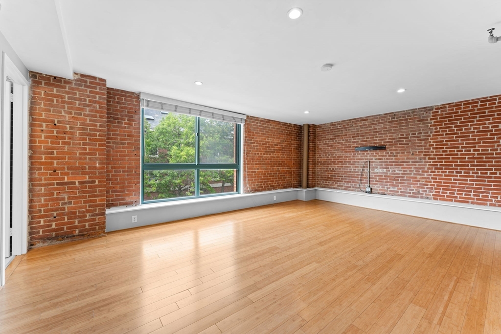 42 8th St 1301