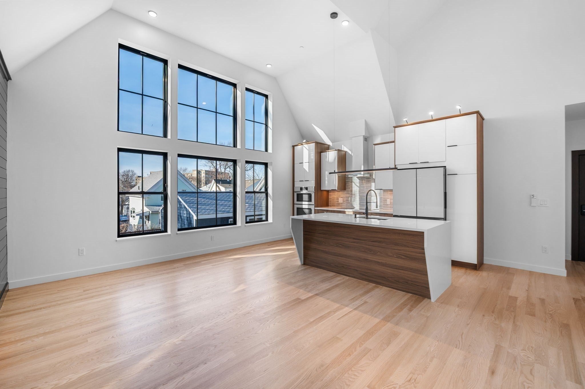 11 Boynton St. 203