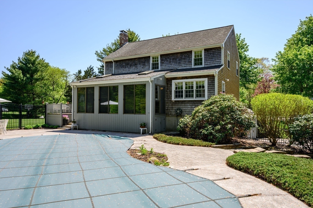 3 Hollyhock Ln