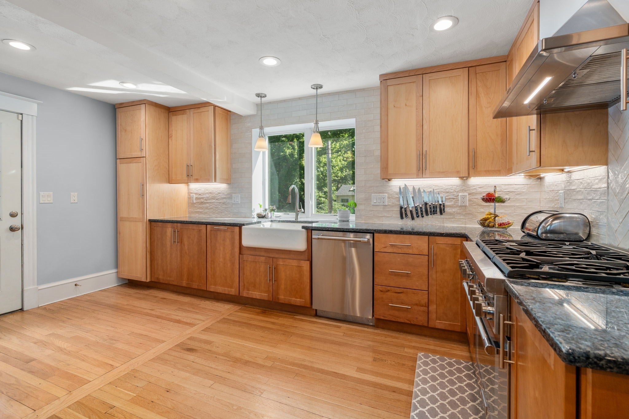 128 Pleasant St, Milton, MA, 128 Pleasant St, Milton, MA Photo #18