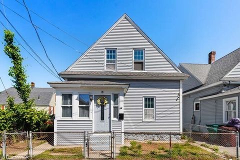18 Anderson St Lowell MA 01852