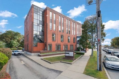 Photo of 333 North Ave #2, Wakefield, MA 01880 (MLS # 73462930)