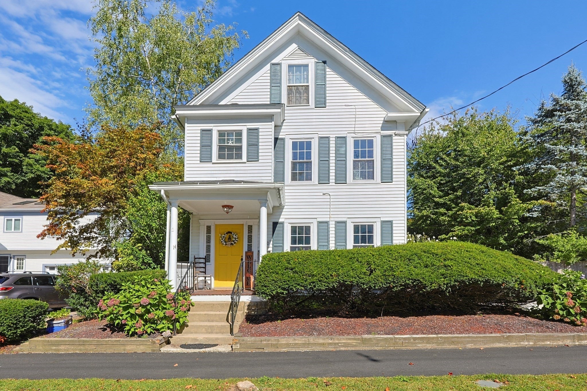 Photo of 14 Mayhew St, Hopkinton, MA