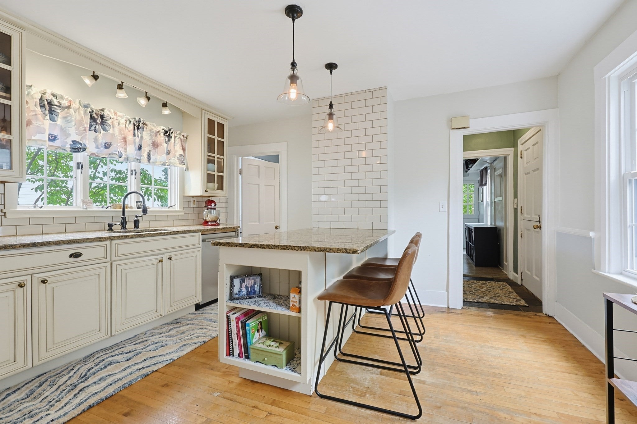 14 Mayhew St, Hopkinton, MA Photo #13