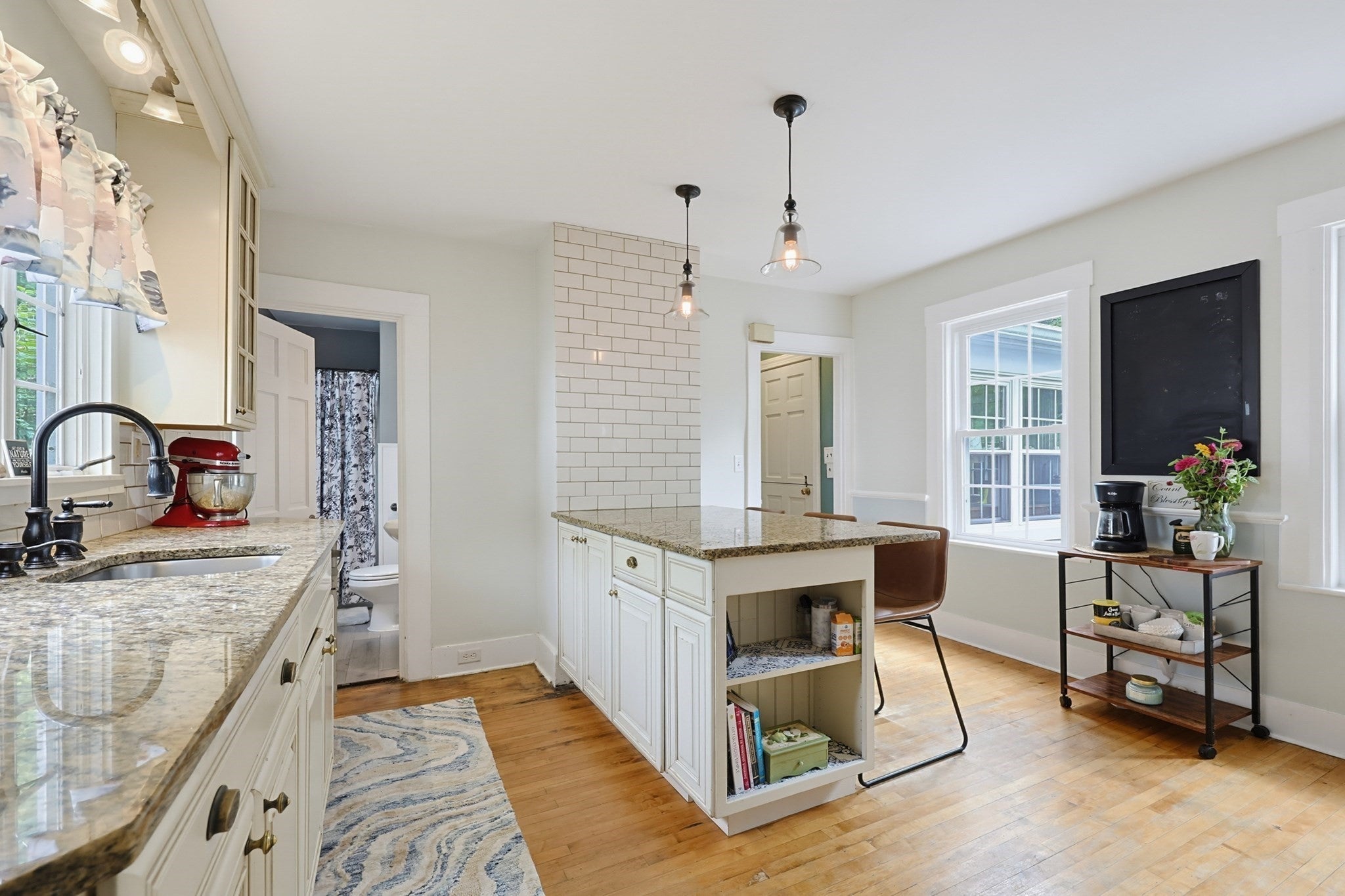 14 Mayhew St, Hopkinton, MA Photo #9