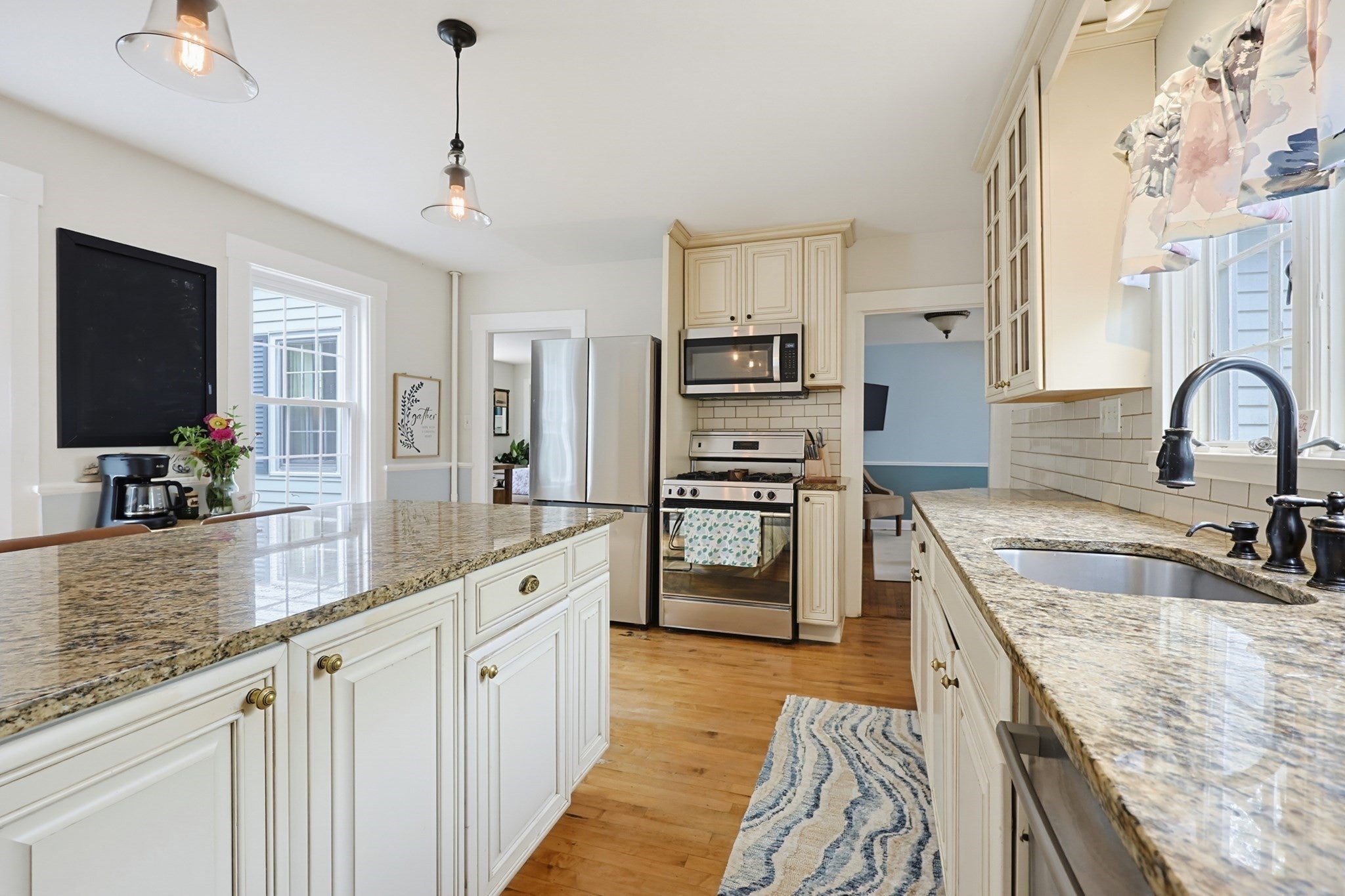 14 Mayhew St, Hopkinton, MA Photo #11