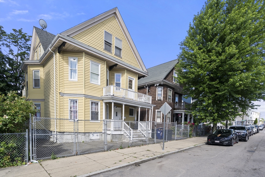 87 Hamilton St
