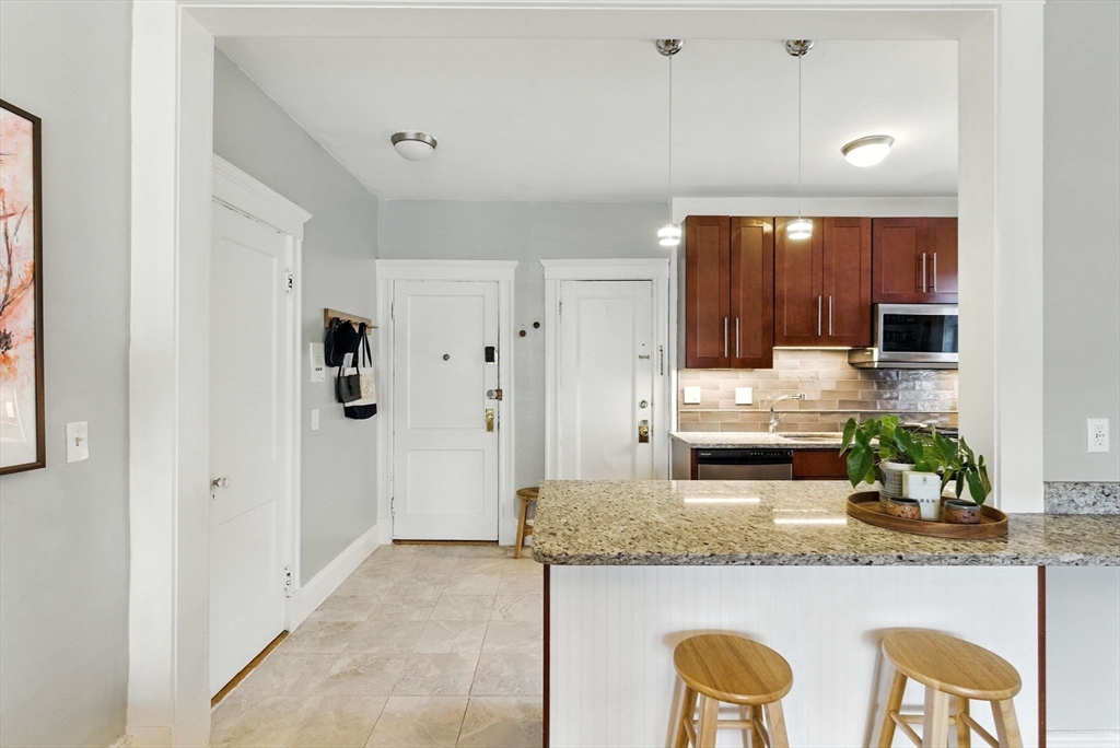 18 Melvin Ave 12