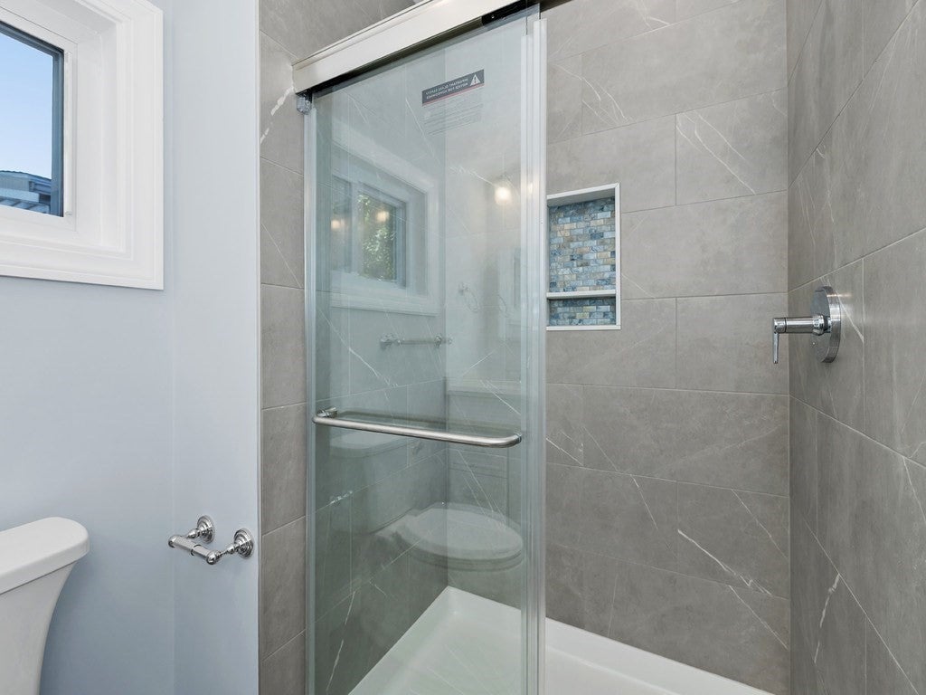 28 Ash Street #1, Waltham, MA Photo #33