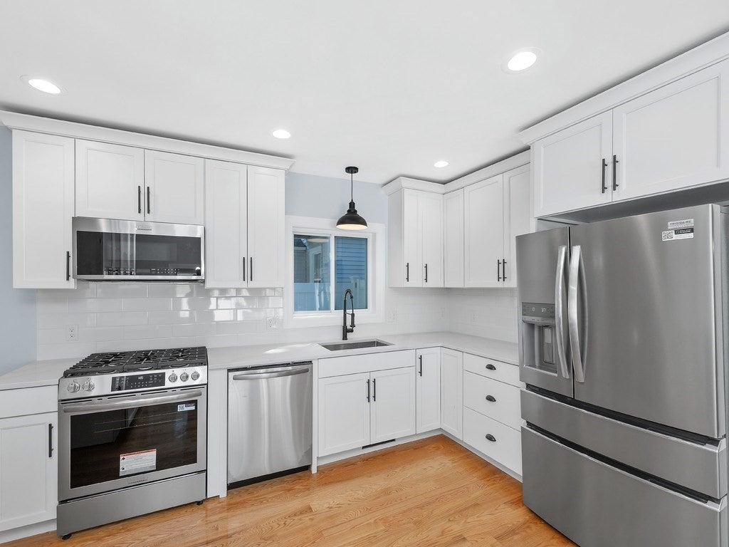 28 Ash Street #1, Waltham, MA Photo #3