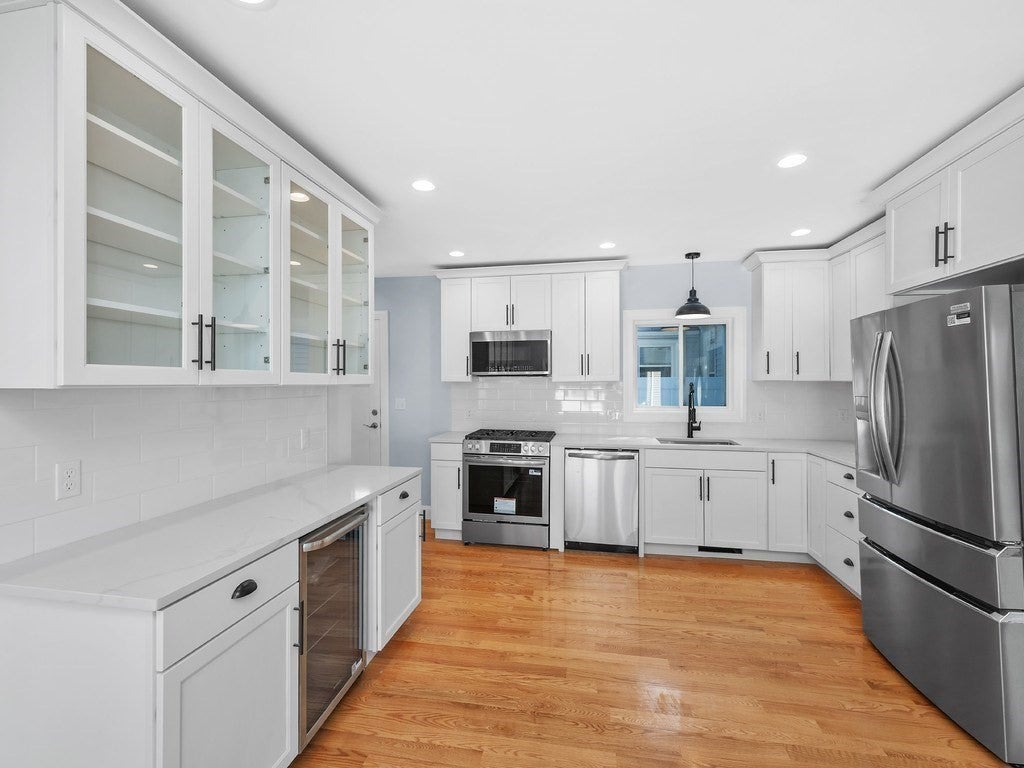 28 Ash Street #1, Waltham, MA Photo #4