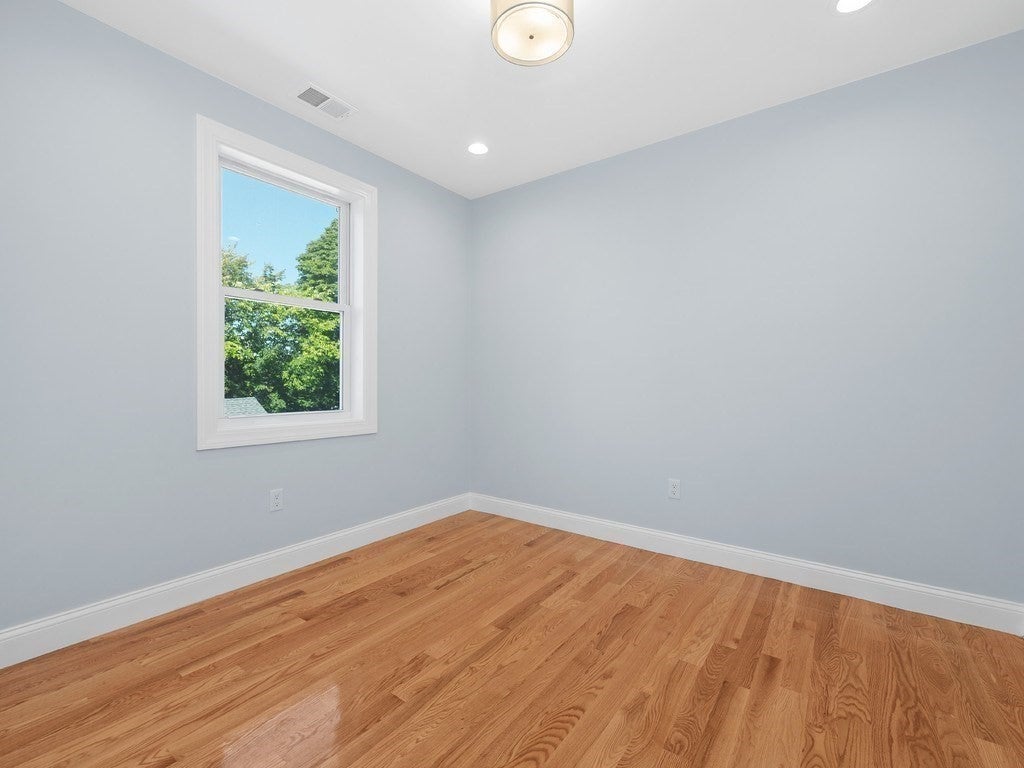 28 Ash Street #1, Waltham, MA Photo #23