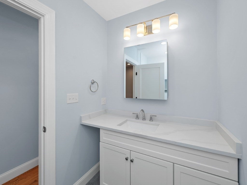 28 Ash Street #1, Waltham, MA Photo #30
