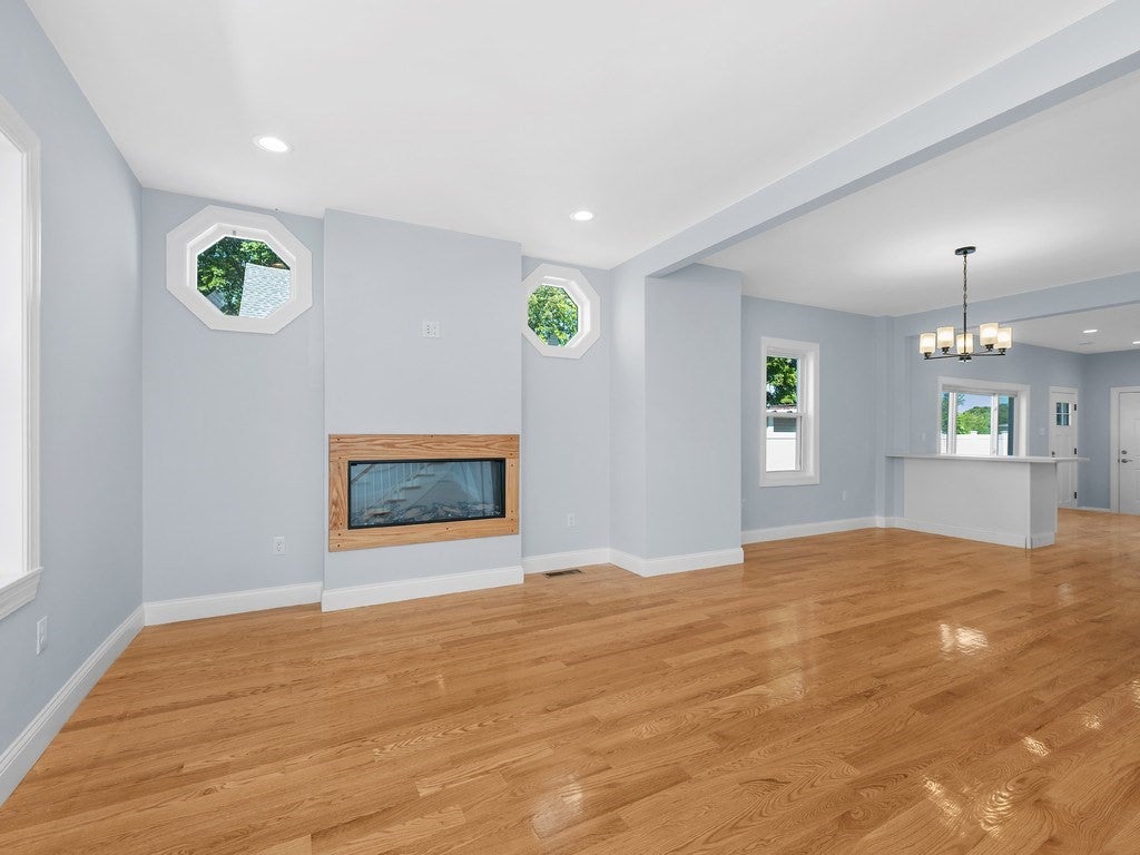 28 Ash Street #1, Waltham, MA Photo #8