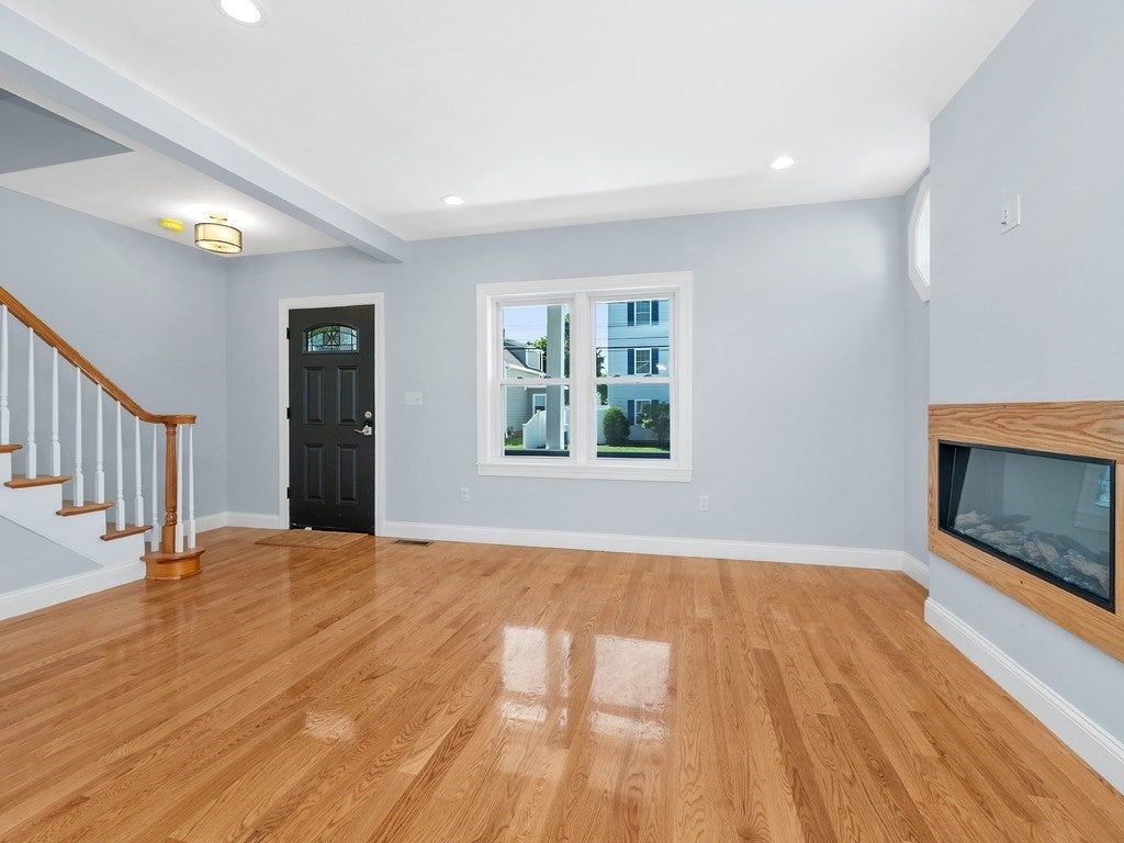 28 Ash Street #1, Waltham, MA Photo #9