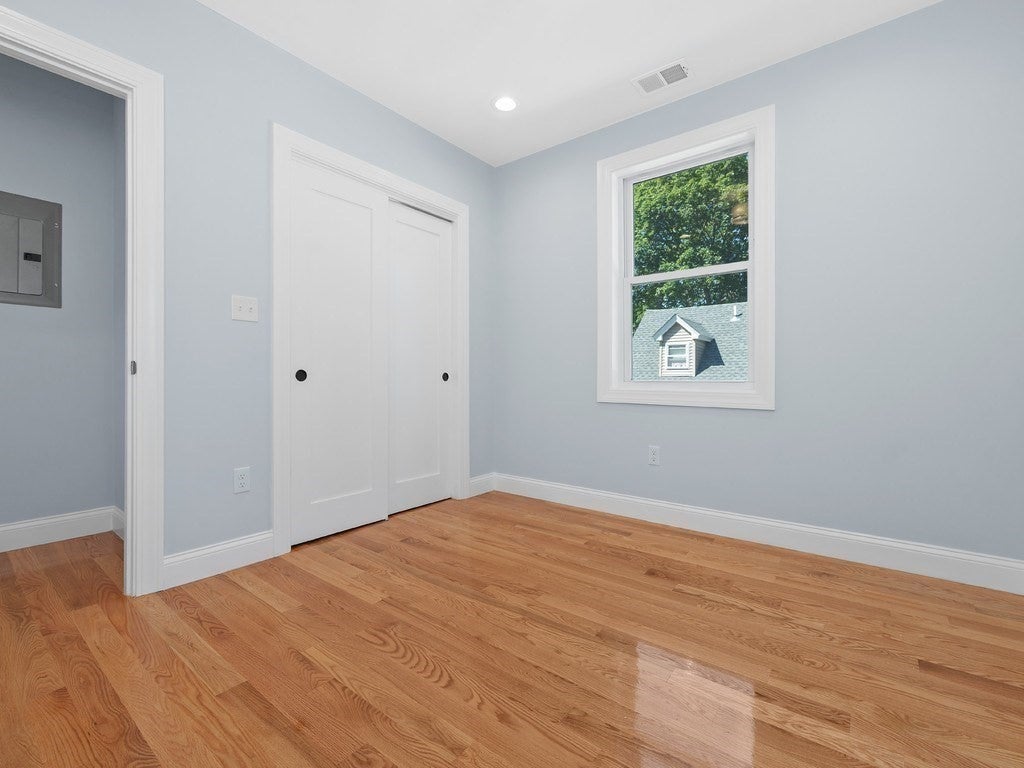 28 Ash Street #1, Waltham, MA Photo #24