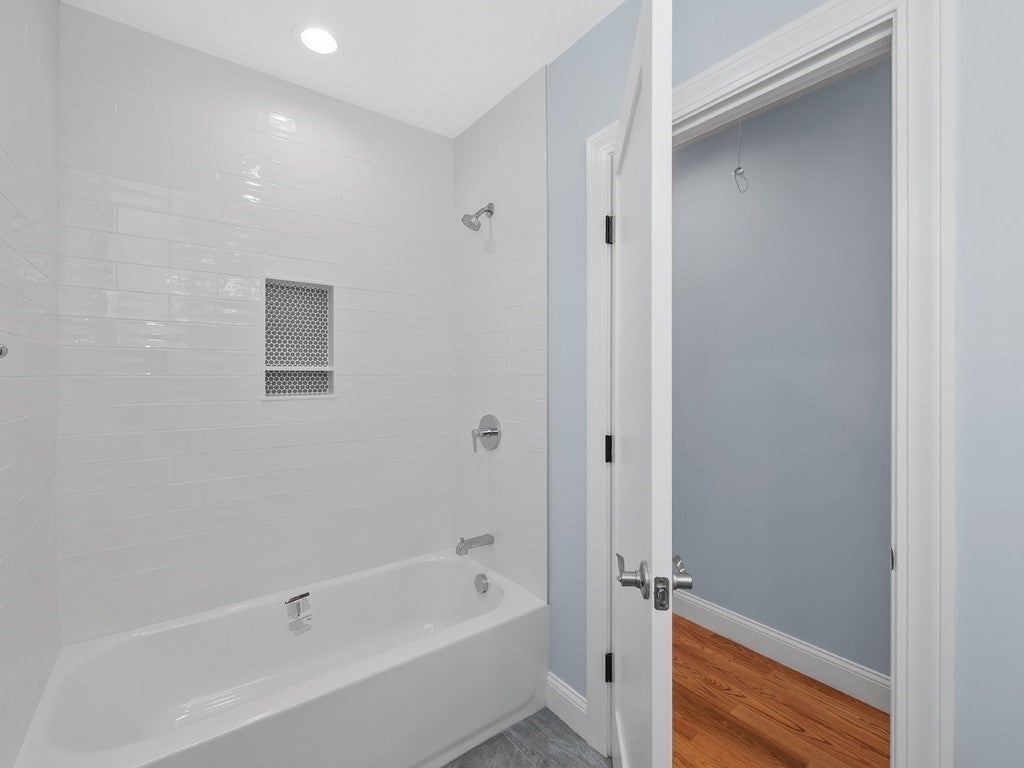 28 Ash Street #1, Waltham, MA Photo #29
