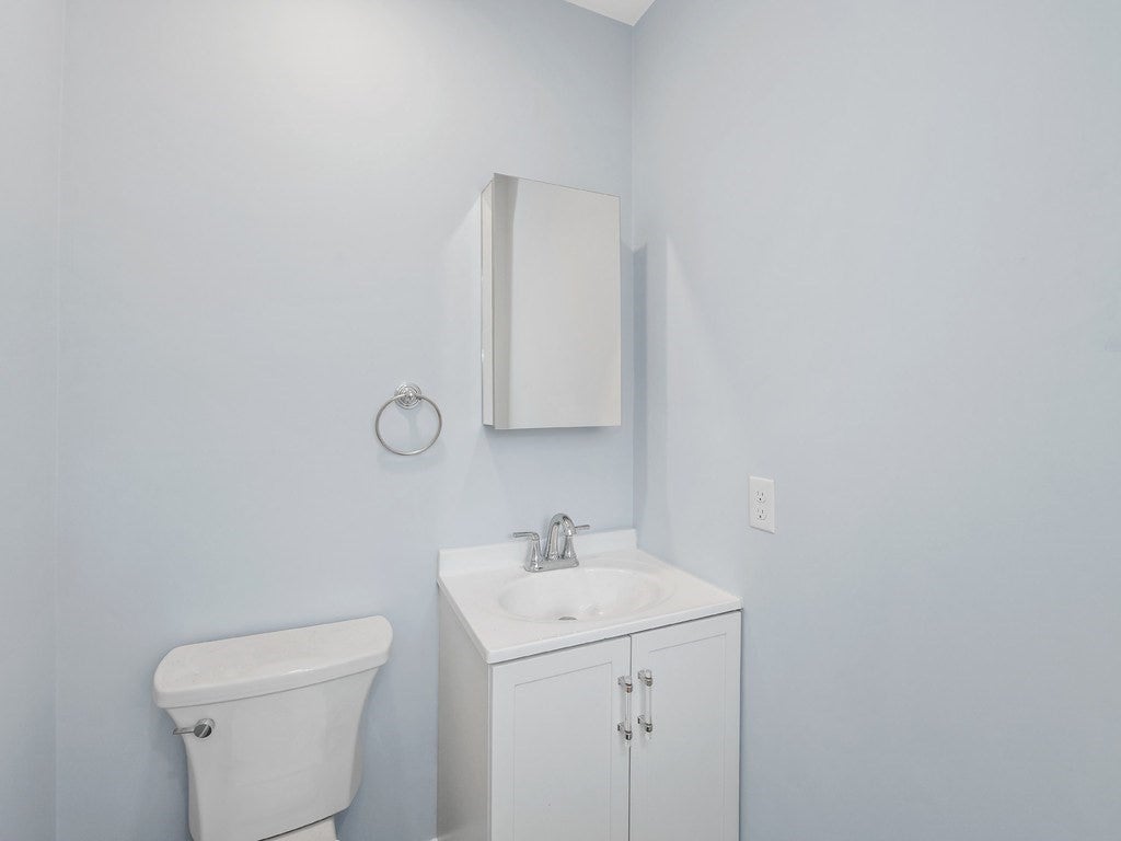 28 Ash Street #1, Waltham, MA Photo #14