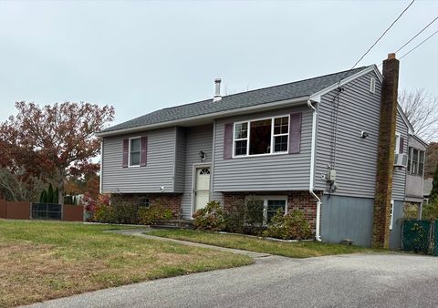 5 Douglas Ln Wareham MA 02538