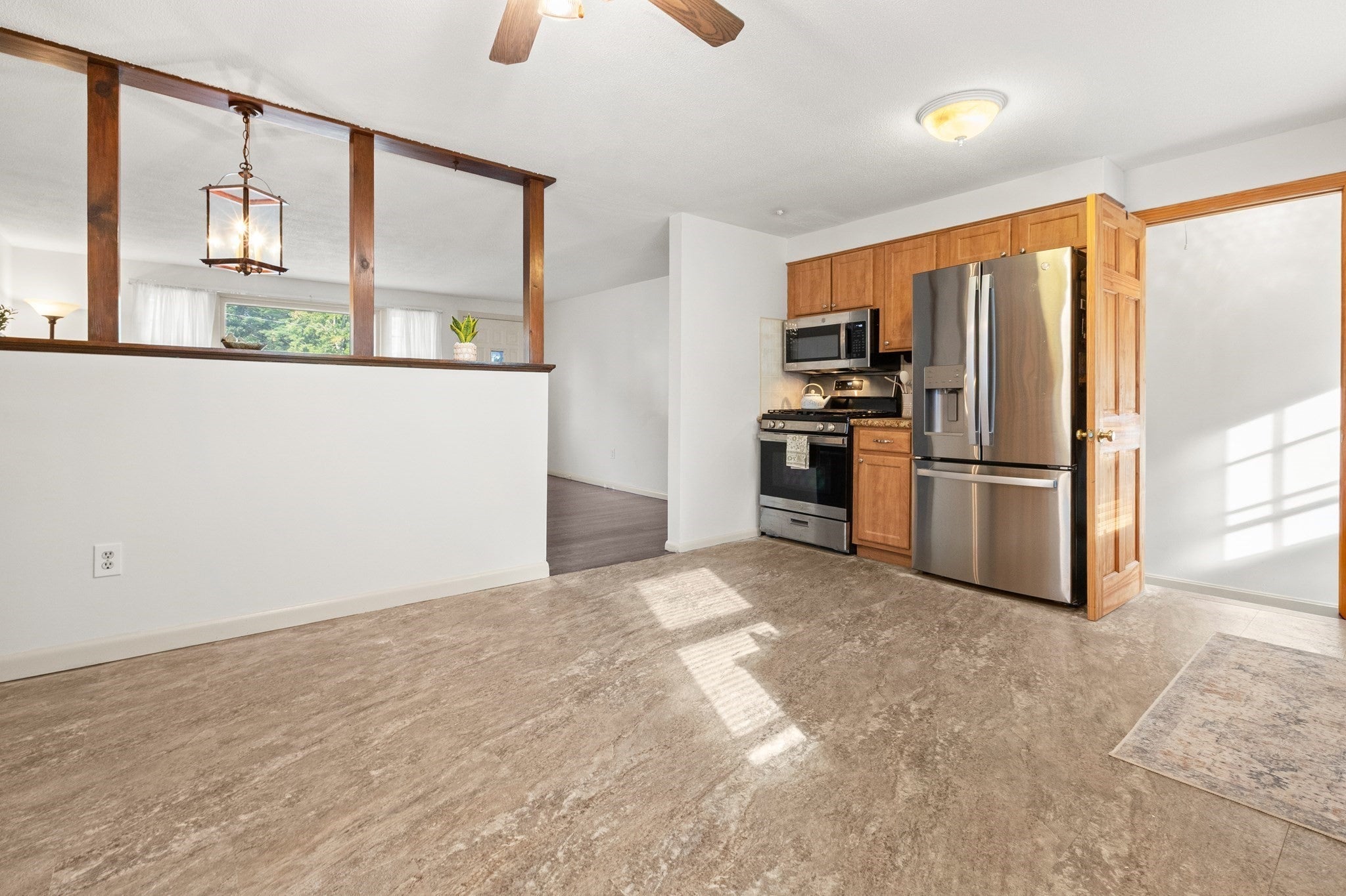 10 Clark Rd, Groveland, MA Photo #17