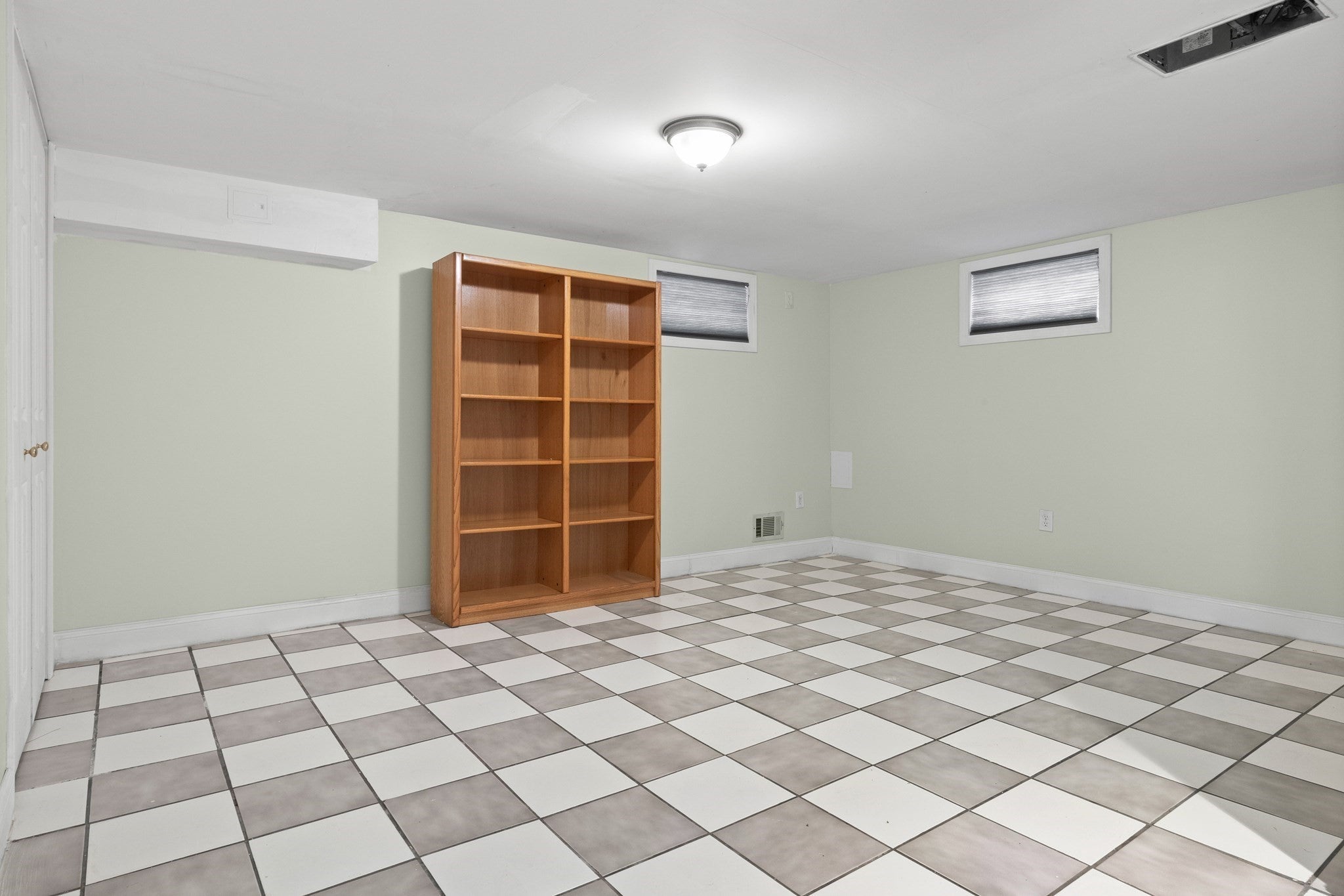 10 Clark Rd, Groveland, MA Photo #32