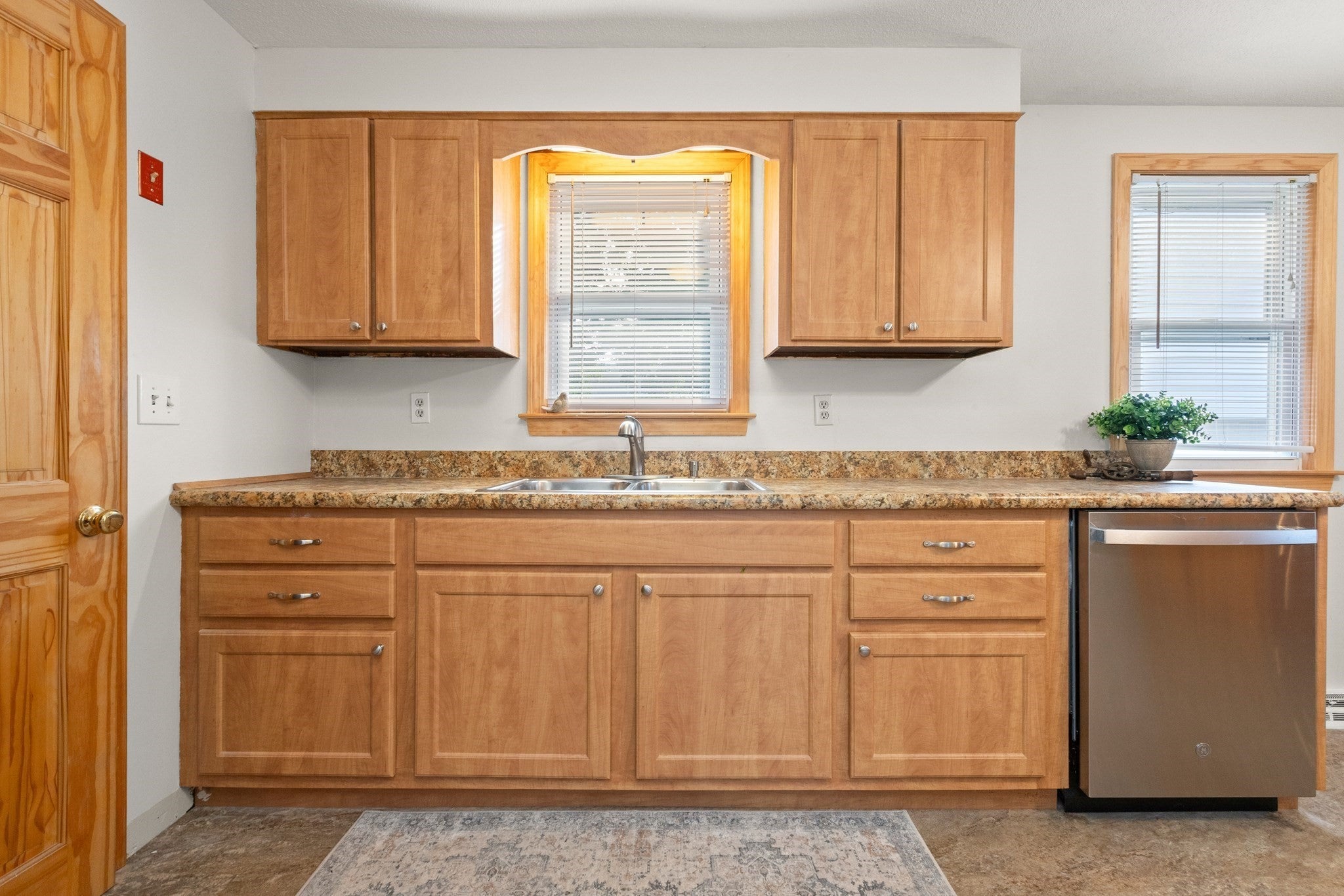 10 Clark Rd, Groveland, MA Photo #13