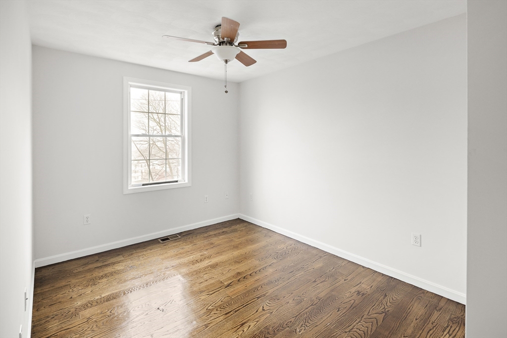 Malden, Massachusetts 02148, United States, 3 Bedrooms Bedrooms, ,2 BathroomsBathrooms,Residential,Pending,105988