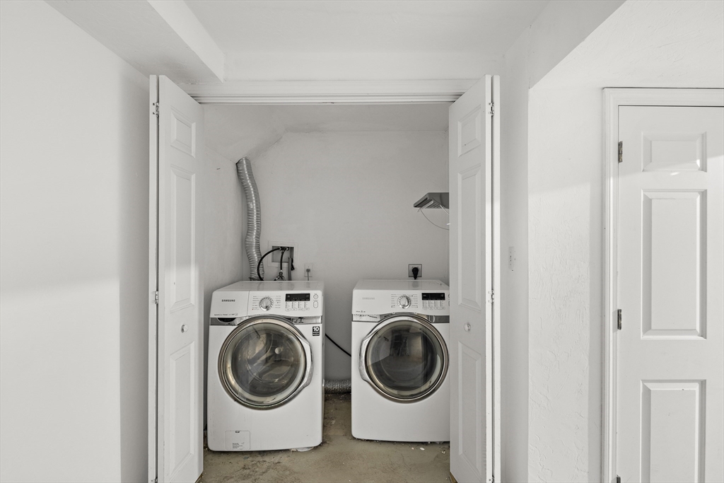 Malden, Massachusetts 02148, United States, 3 Bedrooms Bedrooms, ,2 BathroomsBathrooms,Residential,Pending,105988