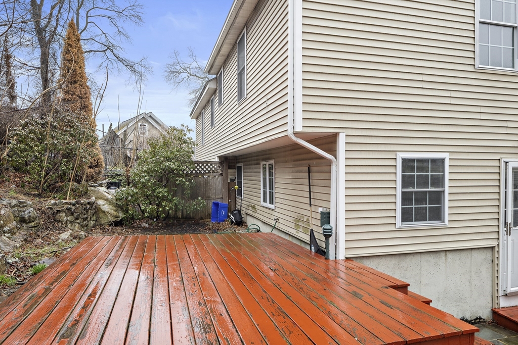 Malden, Massachusetts 02148, United States, 3 Bedrooms Bedrooms, ,2 BathroomsBathrooms,Residential,Pending,105988